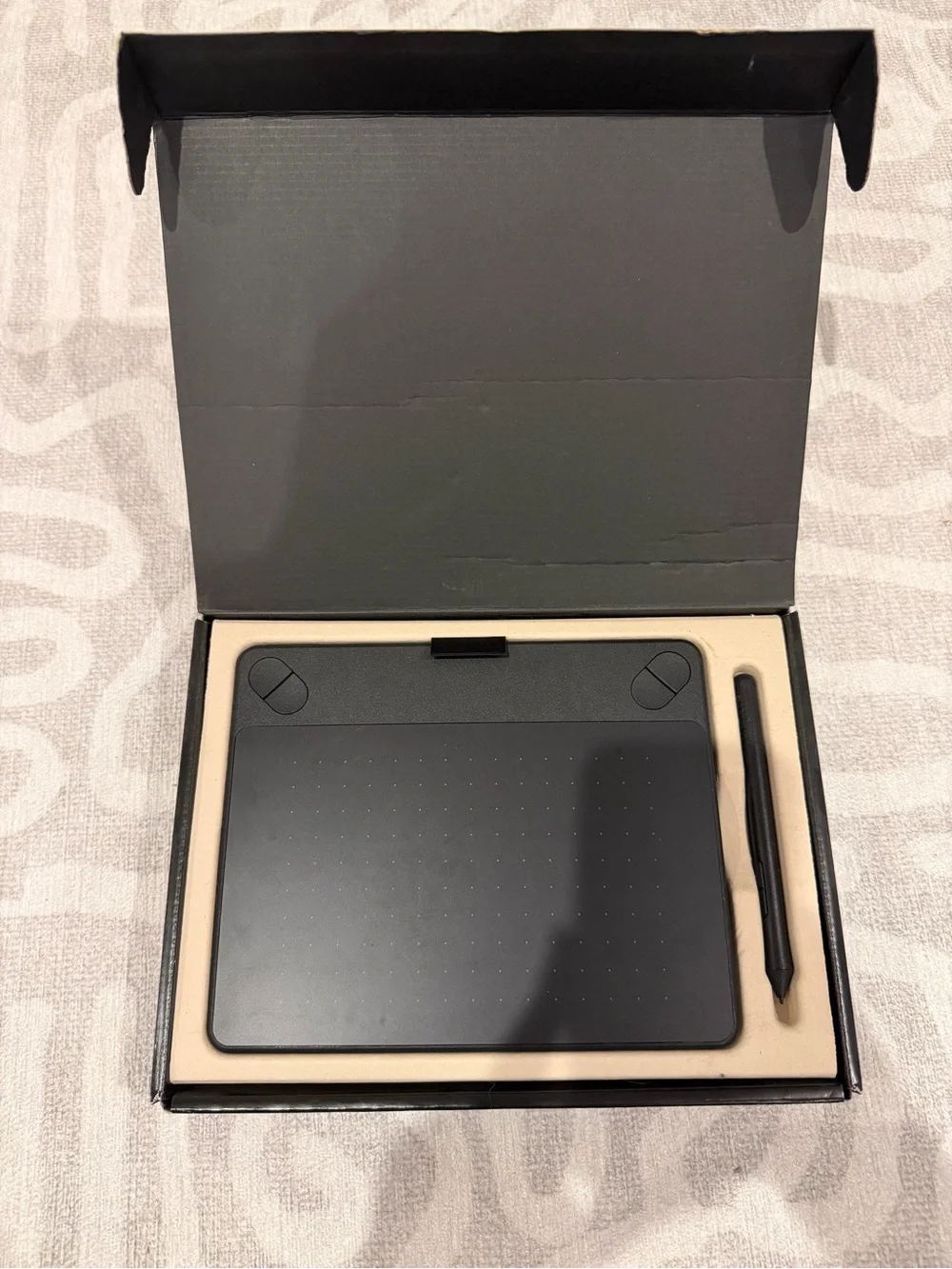 Wacom Intuos Pen & Touch Tablet